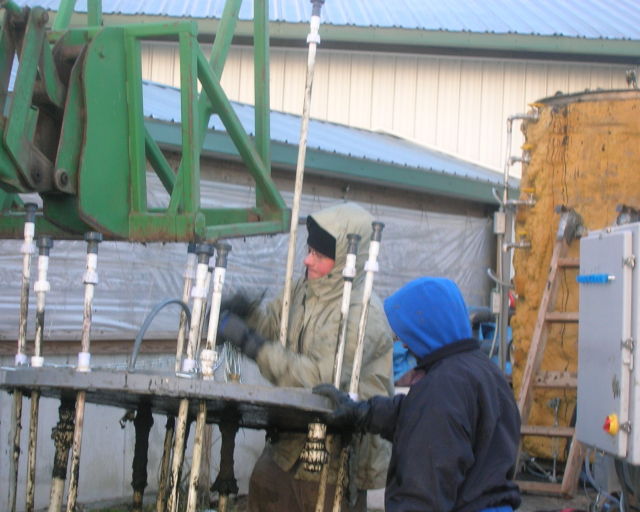 Remoing the lid from the old digester